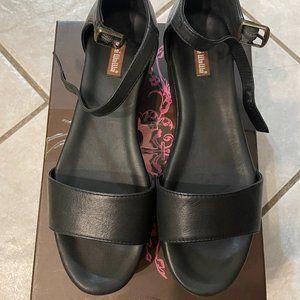 Anthropologie Gee WaWa black leather silver platform sandals size 7.5